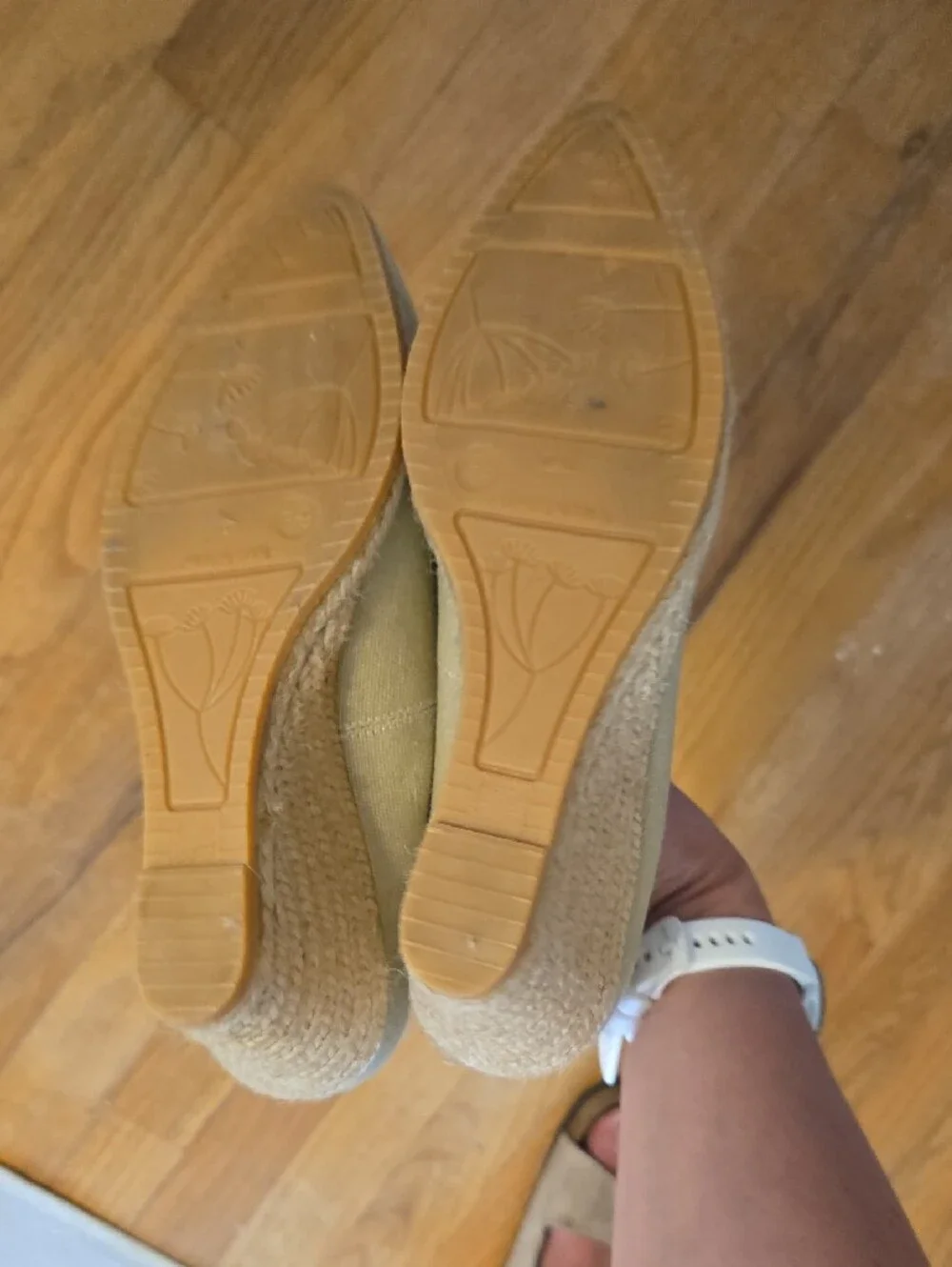 Viscata Natural Wedges